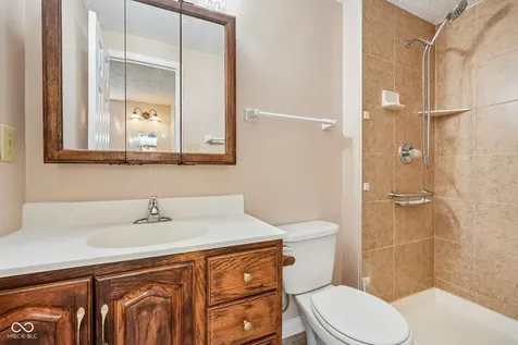 8431 Duncaster Court Indianapolis IN 46256