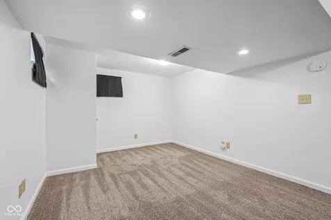 8431 Duncaster Court Indianapolis IN 46256
