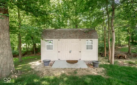 285 Plum Court Columbus IN 47201