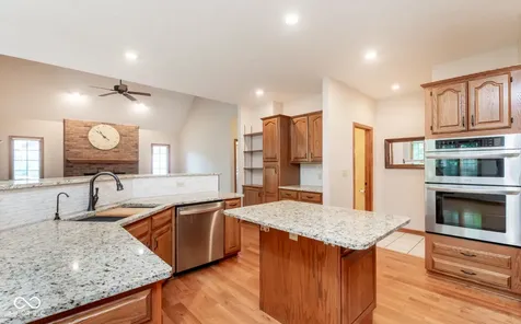 285 Plum Court Columbus IN 47201