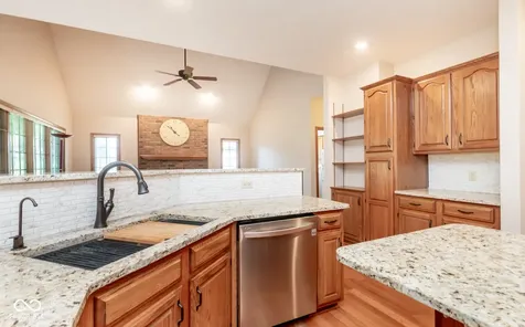 285 Plum Court Columbus IN 47201