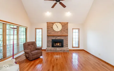 285 Plum Court Columbus IN 47201