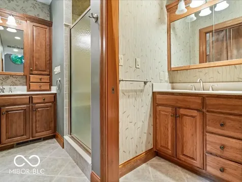 812 Woodcrest Way Anderson IN 46012