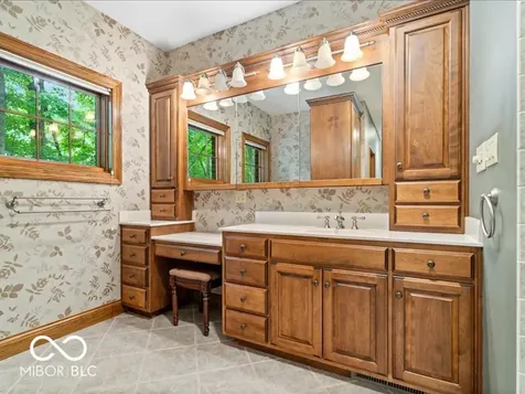 812 Woodcrest Way Anderson IN 46012