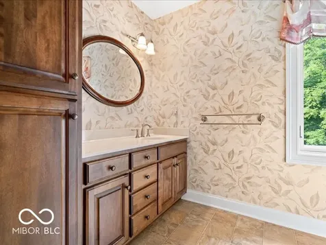 812 Woodcrest Way Anderson IN 46012