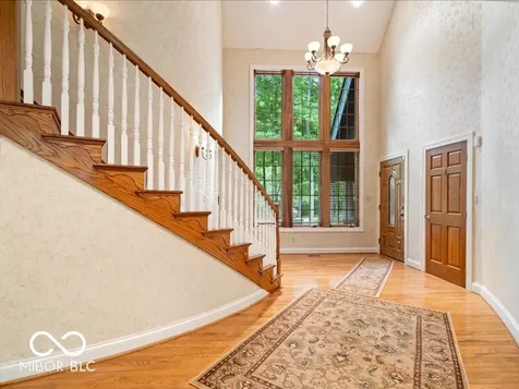 812 Woodcrest Way Anderson IN 46012