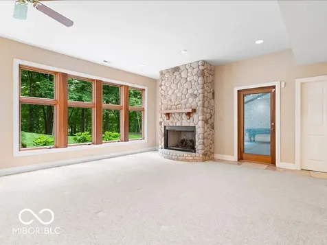 812 Woodcrest Way Anderson IN 46012