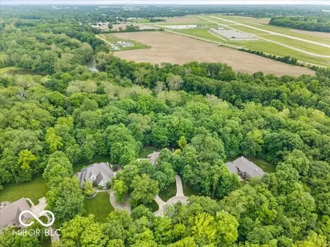 812 Woodcrest Way Anderson IN 46012