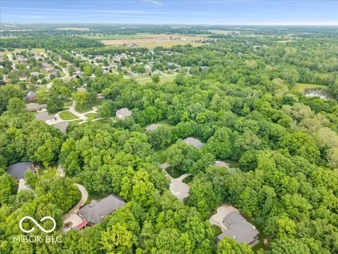 812 Woodcrest Way Anderson IN 46012