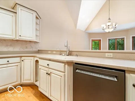 812 Woodcrest Way Anderson IN 46012