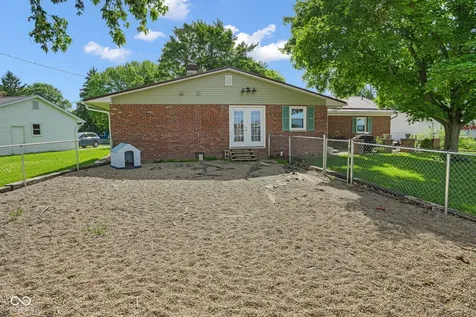 806 W Walnut Drive Rockville IN 47872
