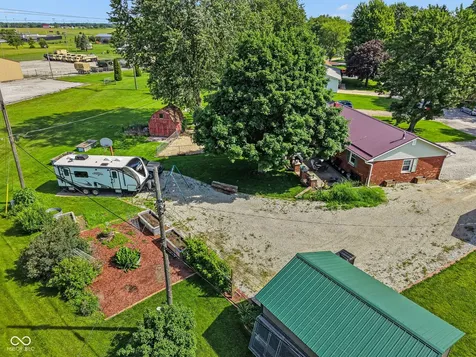 806 W Walnut Drive Rockville IN 47872