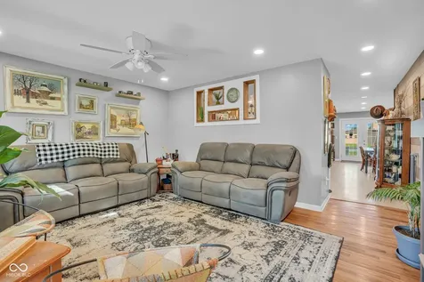 806 W Walnut Drive Rockville IN 47872