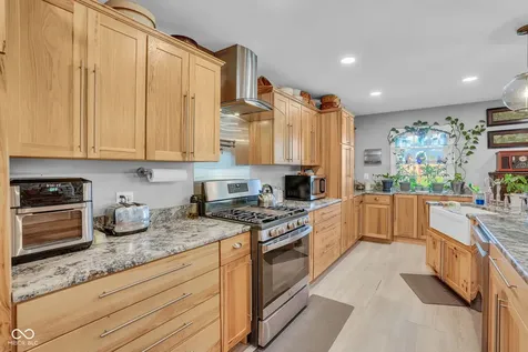 806 W Walnut Drive Rockville IN 47872