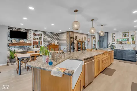 806 W Walnut Drive Rockville IN 47872