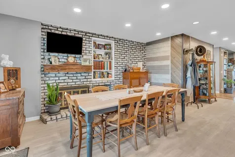 806 W Walnut Drive Rockville IN 47872