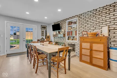 806 W Walnut Drive Rockville IN 47872