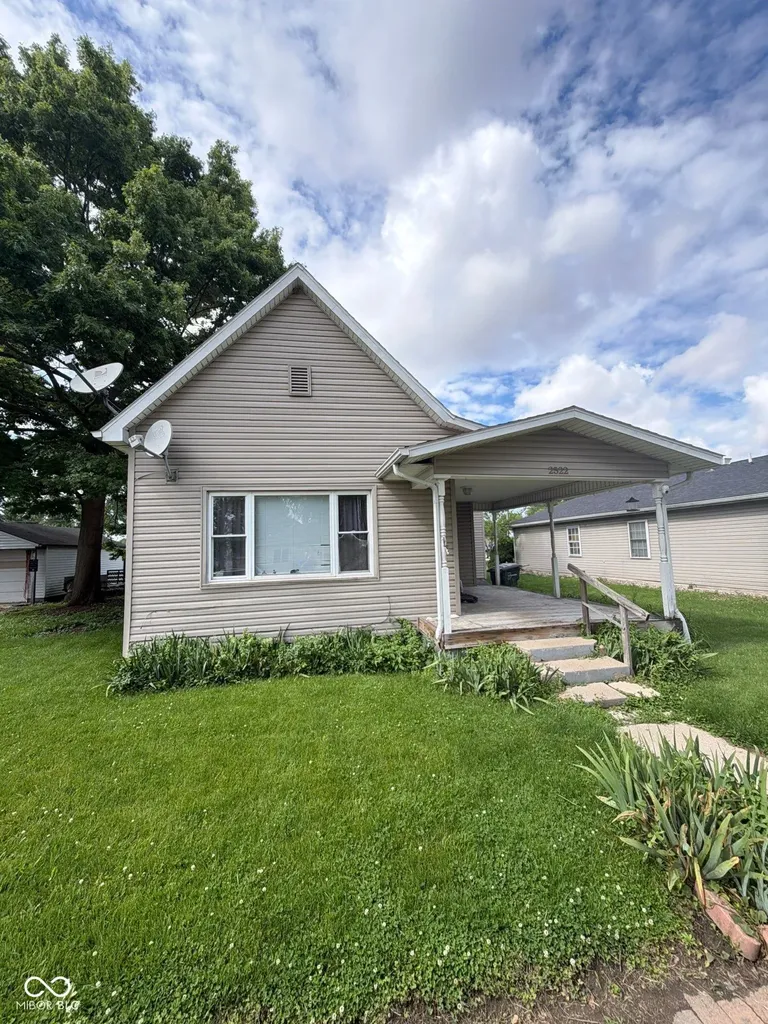 2522 N B Street Elwood IN 46036