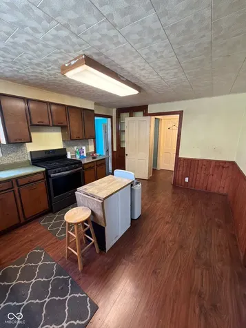 2522 N B Street Elwood IN 46036