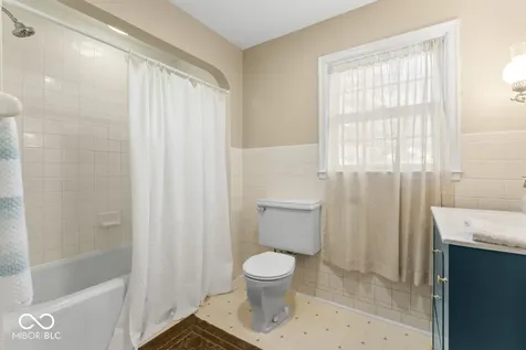 1725 Conner Street Noblesville IN 46060