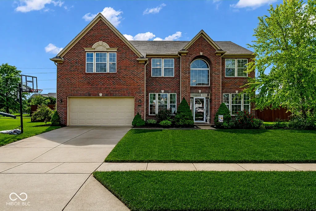 8284 Balmoral Lane Avon IN 46123