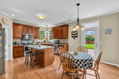 8284 Balmoral Lane Avon IN 46123