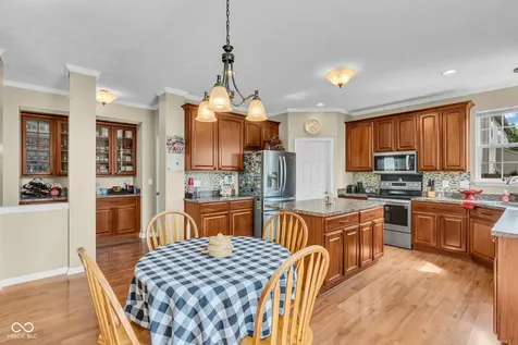 8284 Balmoral Lane Avon IN 46123
