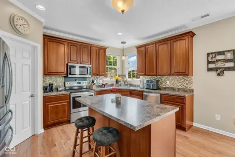 8284 Balmoral Lane Avon IN 46123