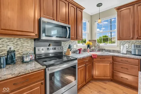 8284 Balmoral Lane Avon IN 46123
