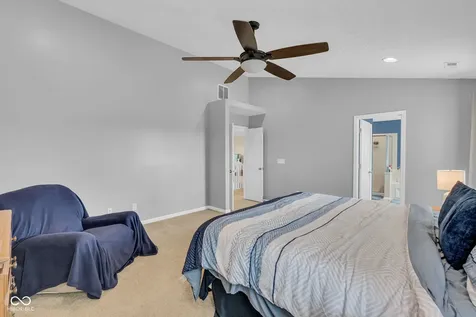 8284 Balmoral Lane Avon IN 46123