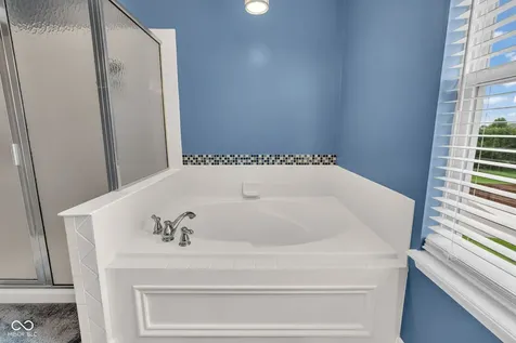 8284 Balmoral Lane Avon IN 46123
