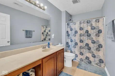 8284 Balmoral Lane Avon IN 46123