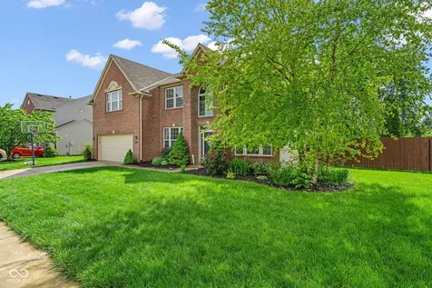 8284 Balmoral Lane Avon IN 46123