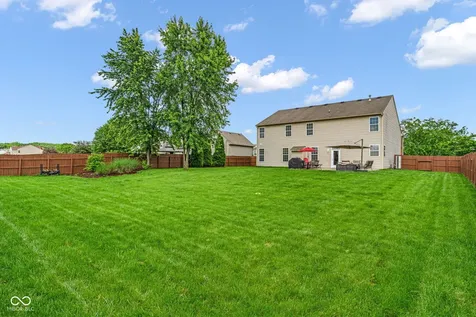 8284 Balmoral Lane Avon IN 46123