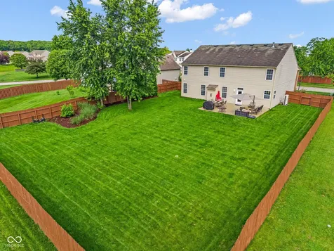 8284 Balmoral Lane Avon IN 46123