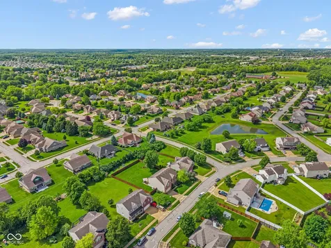 8284 Balmoral Lane Avon IN 46123