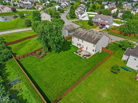 8284 Balmoral Lane Avon IN 46123