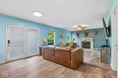 5422 Wakefield Drive S Greenwood IN 46142