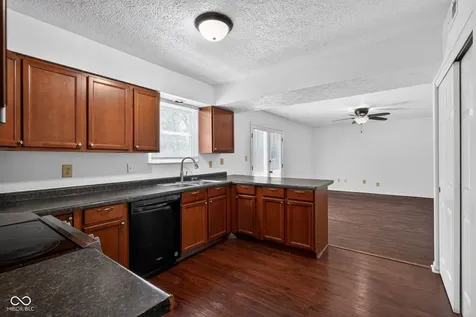 1737 Shorter Drive Indianapolis IN 46214