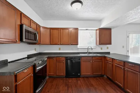 1737 Shorter Drive Indianapolis IN 46214