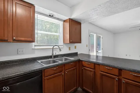 1737 Shorter Drive Indianapolis IN 46214