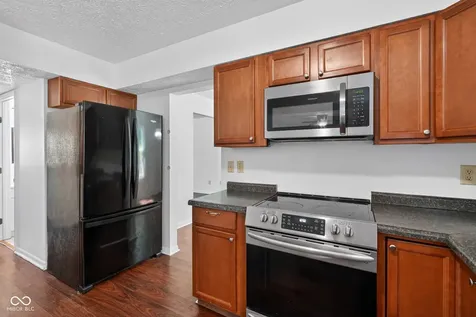 1737 Shorter Drive Indianapolis IN 46214