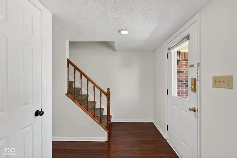 1737 Shorter Drive Indianapolis IN 46214