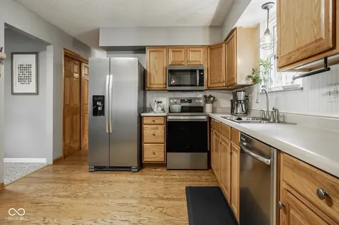 8313 Goldfinch Circle Indianapolis IN 46256
