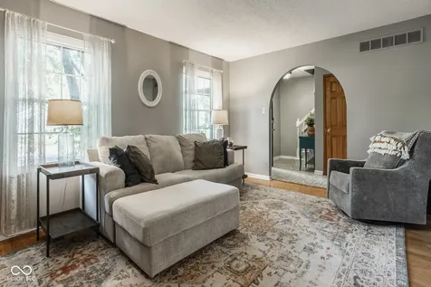 8313 Goldfinch Circle Indianapolis IN 46256