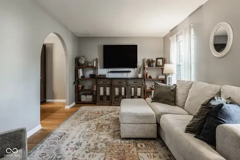 8313 Goldfinch Circle Indianapolis IN 46256