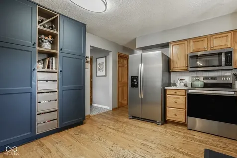 8313 Goldfinch Circle Indianapolis IN 46256