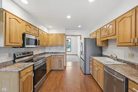 1156 Woodridge Brownsburg IN 46112