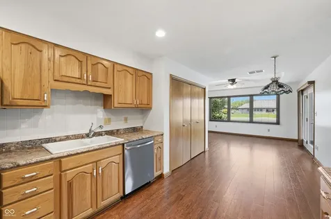 1156 Woodridge Brownsburg IN 46112