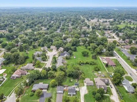 7723 E 75th Street Indianapolis IN 46256